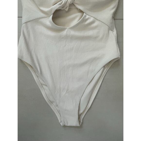 Shade & Shore Swim One Piece Swimsuit Textured Cut Out Swimwear - Picture 5 of 13